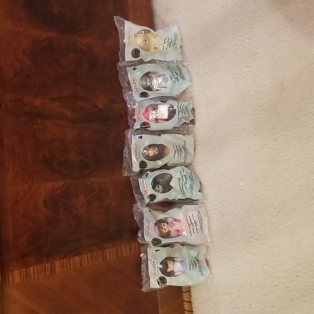 Madame Alexander  Happy Meal Wizard of Oz 1-7 set of Dolls 2007